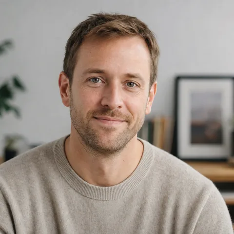 Portrait of Chris Bennett